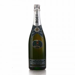 Moët&CHANDON THE QUEEN'S DIAMOND JUBILEE Moët & Chandon Diamond Jubilee Cuvée Champagne | Vivino US